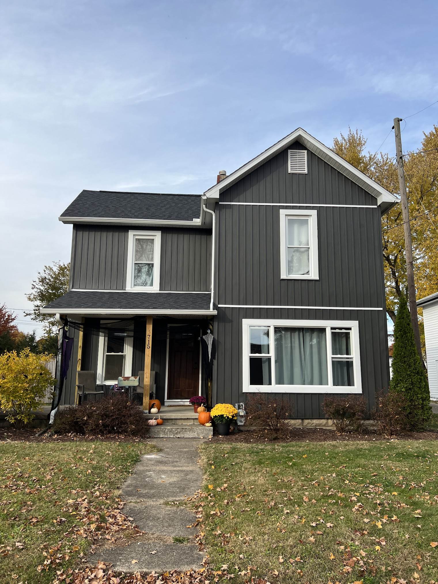 James Hardie fiber cement siding on a well-kept Columbus suburban home